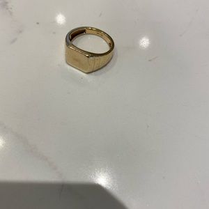 Mejuri square signet ring